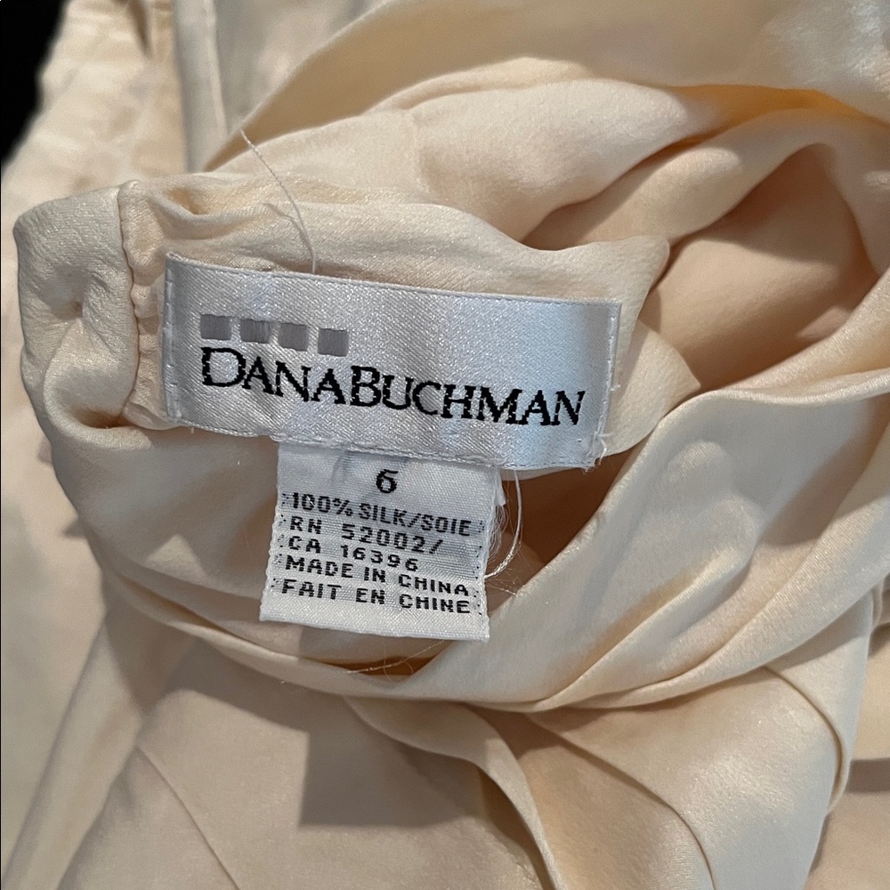 Dana Buchman Vintage 100% Silk Cream Blouse, Size 6 - Picture 2 of 14